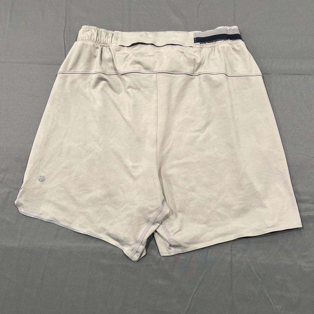 Lululemon Pace Breaker Mens 7" Running Shorts Light Grey Athletic Workout
